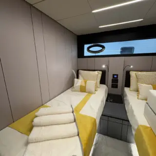 LADY C II - Image 21