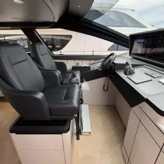 LADY C II - Image 17