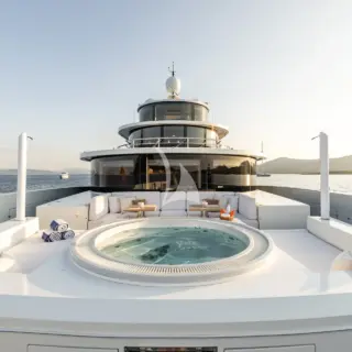 REBELS - Jacuzzi