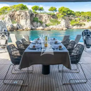 A-PLAN Main deck dining table