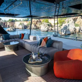 A-PLAN Flybridge bar and lounge