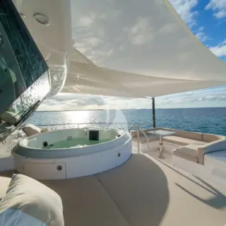 RIO - Upper Deck - Jacuzzi