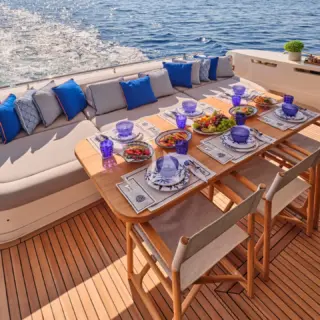 BON BON - Aft Deck