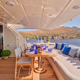 BON BON - Aft Deck