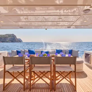 BON BON - Aft Deck