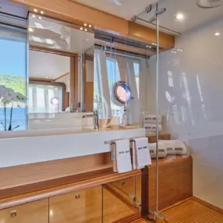 BON BON - En suite Bathroom