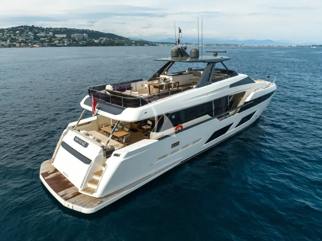 ASTONSEA (Ex Nineteen 42) - Image 3
