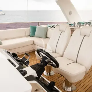 SORANA - flybridge - copyright Ines Aramburo