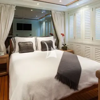Double guest cabin
