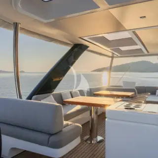 LA DESIRADE - FLYBRIDGE