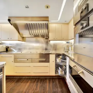 SEASCAPE V - Galley