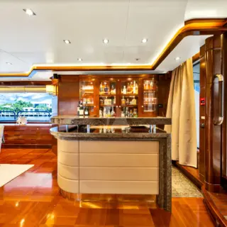 SEASCAPE V - Main Salon Bar