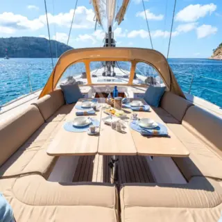 STELLA OF RORC - Dining Area