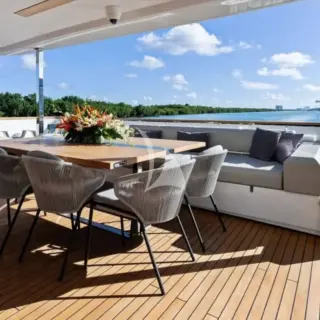NO SURRENDER - AFT DECK SEATING