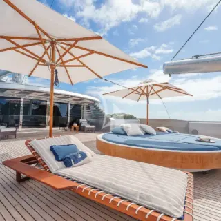 Bridge deck aft lounging area
