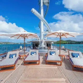 Main deck aft sunbathing area