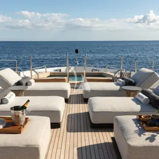 PAPER MOON - Foredeck deck lounge area