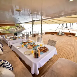 QUEEN ATLANTIS - Forward Dining Area