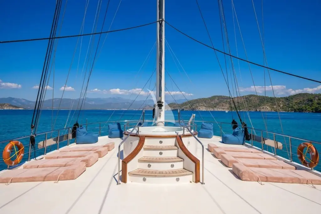 QUEEN ATLANTIS - Flybridge