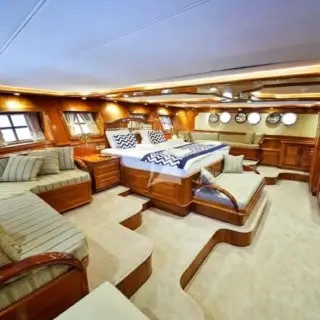 QUEEN ATLANTIS - Aft Master Cabin