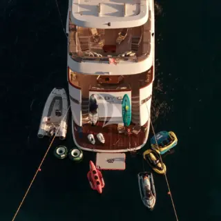 LADY G II - Water toys