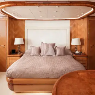 LADY G II - VIP Suite