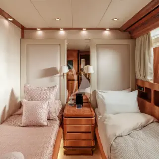LADY G II - Twin Stateroom