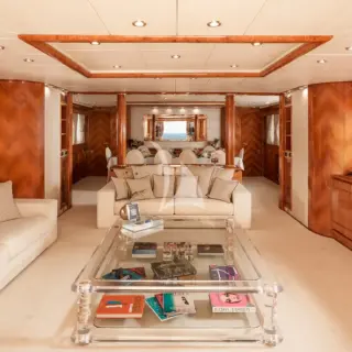 LADY G II - Main saloon