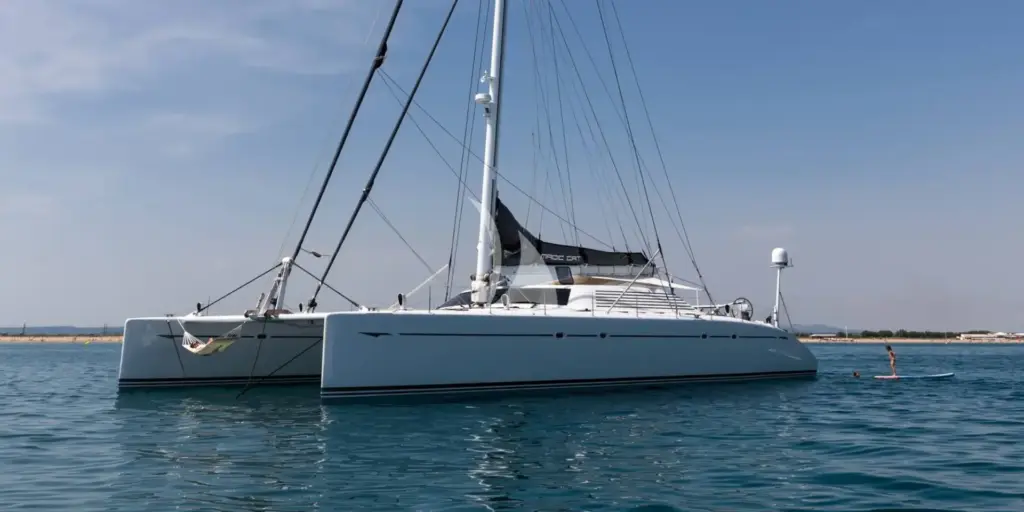 MAGIC CAT - Exterior