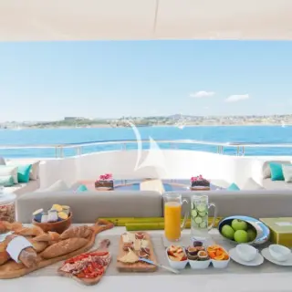 Breakfast buffet