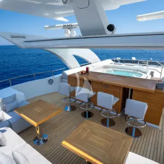 Sundeck Bar & Seating