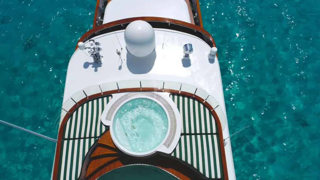 BIG EAGLE - Jacuzzi and sun pads