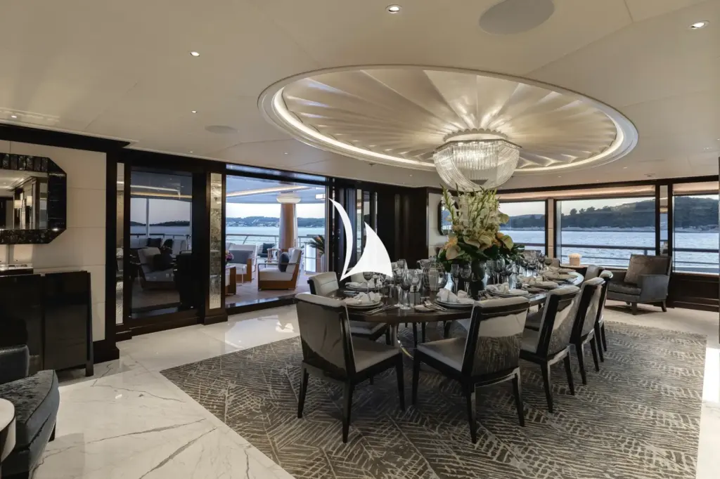 AQUILA - Main deck dining