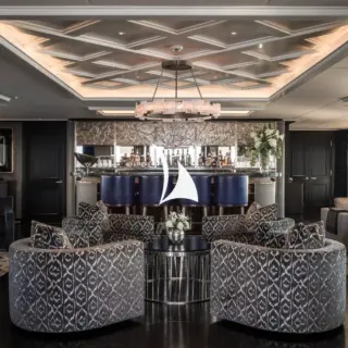 AQUILA - Owner's deck - Glamourous London bar 