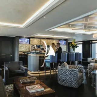 AQUILA - Owner's deck - Glamourous London bar 