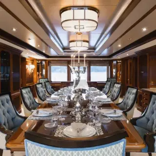 Main deck dining