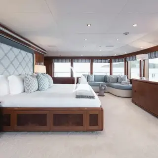 Upper deck master cabin