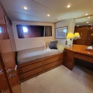 Twin cabin 1