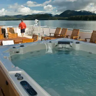 Jacuzzi - Top Deck