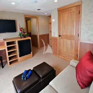 'Commodore Suite' Sitting Room