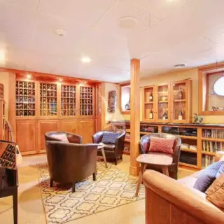 Wine Library / Sitting Room