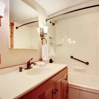 Ensuite with Bath