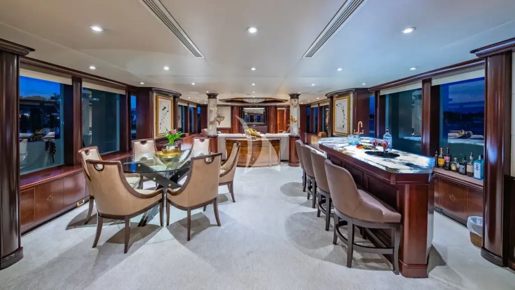 STARSHIP - Main Salon Bar