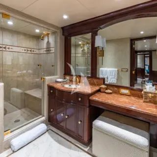 Master En-Suite