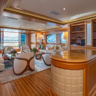 HANA - Main deck salon
