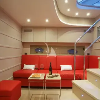 Salon lower deck