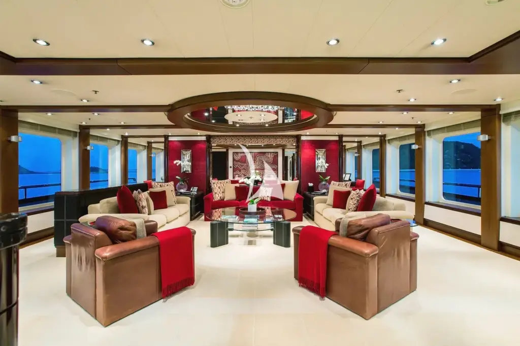 SLIPSTREAM (60m) - Main saloon