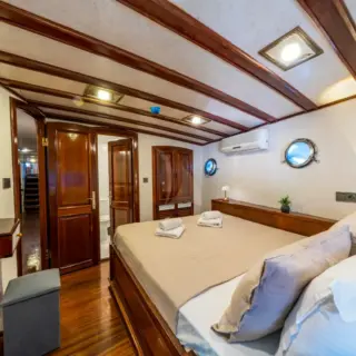 HOLIDAY X - Image 24