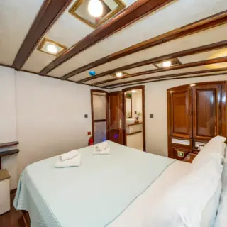 HOLIDAY X - Image 18