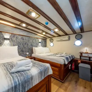 HOLIDAY X - Image 20